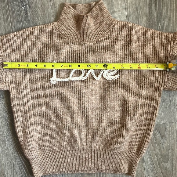 ‘Love’ Sweater - Picture 5 of 6